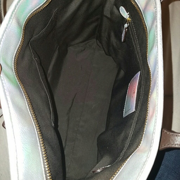 Sold - Picture 5 of 7